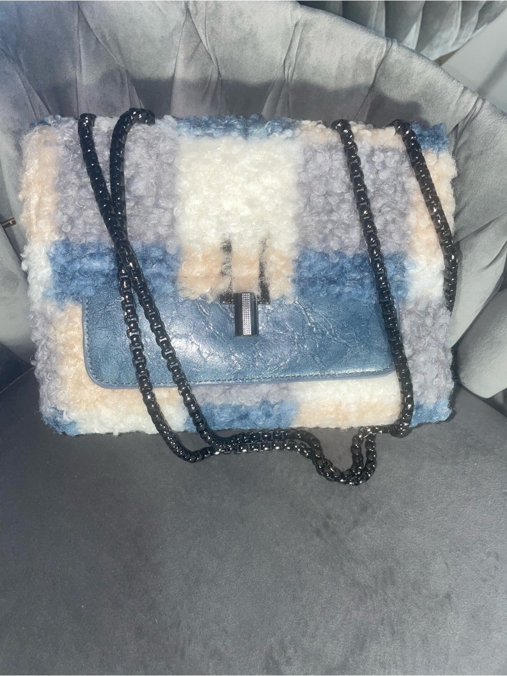 Plush Shearling Chain Shoulder Bag - Blue & Cream